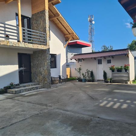 באלוטשטי Luca'S Studio 2 ,Close To Therme Bucharest, Airport Otopeni מראה חיצוני תמונה