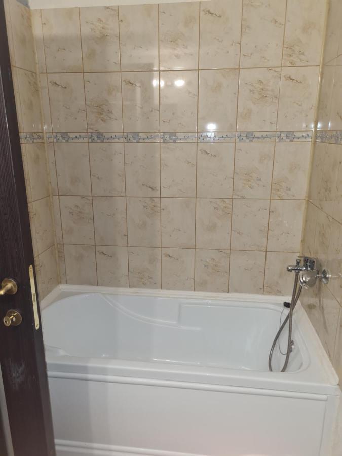 באלוטשטי Luca'S Studio 2 ,Close To Therme Bucharest, Airport Otopeni מראה חיצוני תמונה